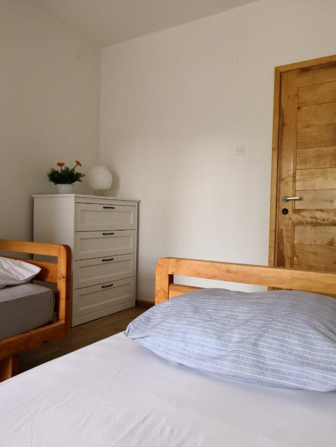 Apartment Fera Селине Екстериор снимка