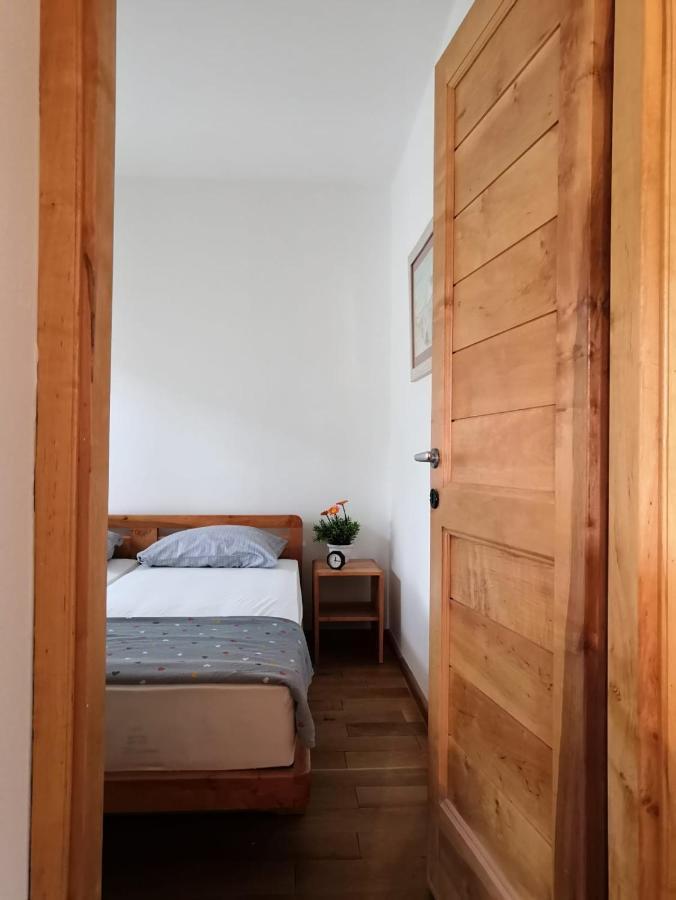 Apartment Fera Селине Екстериор снимка